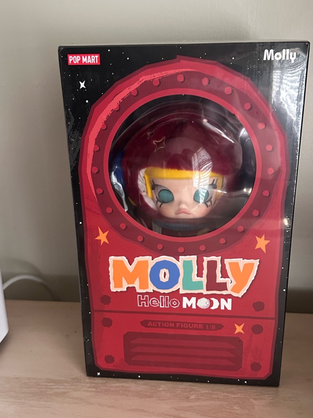 Molly Hello, Moon 1/8 Action Figure - Picture 3 of 11